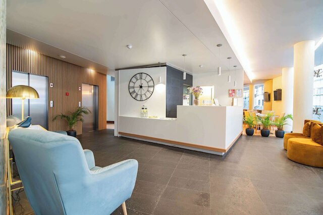 アゾリアニ ブティック, アン アセンド コレクション ホテル