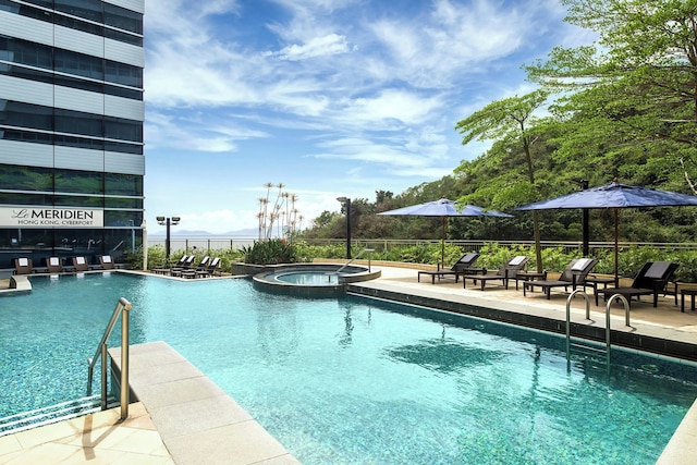 ルメリディアン香港 サイバーポート (香港數碼港艾美酒店)