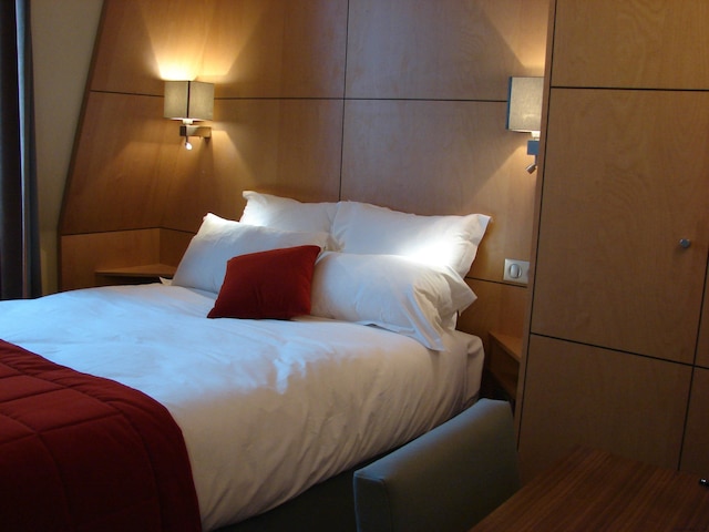 ホテル ドゥ リュニベルシテ