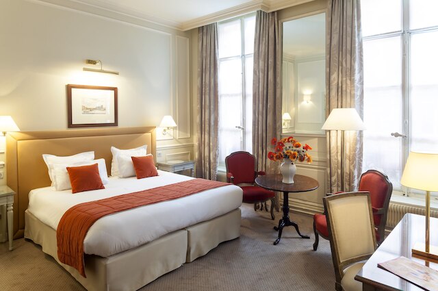 ホテル ドゥ リュニベルシテ