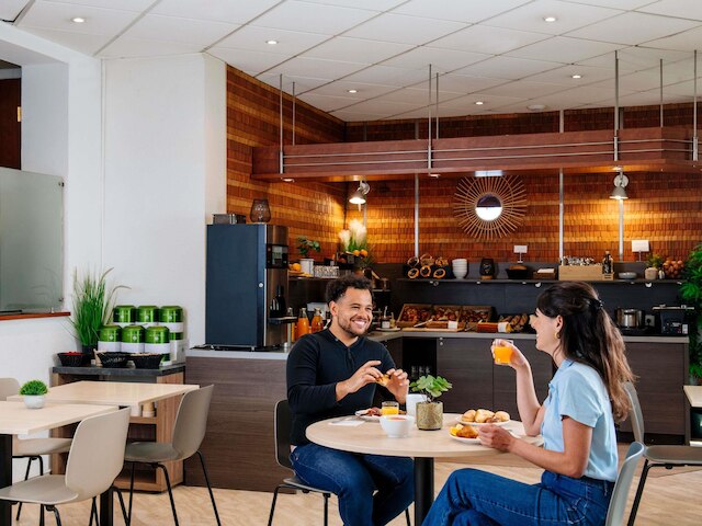 アパートホテル アダージョ パリ XV