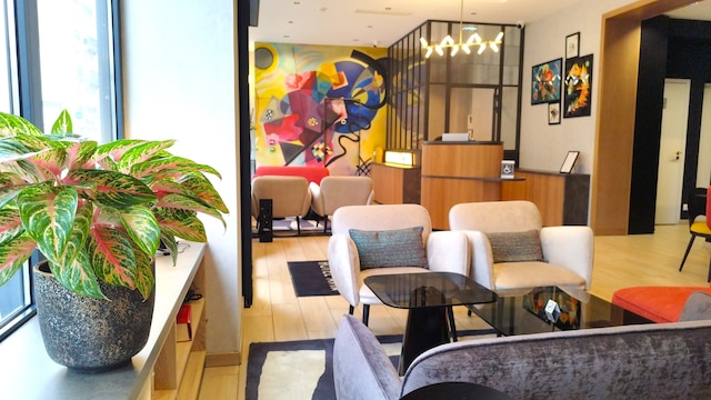 アヴィア サファイア モンパルナス