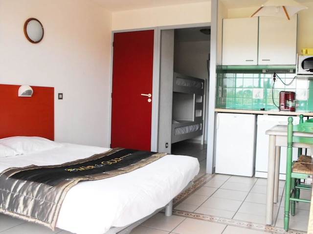 レジデンス メール & ゴルフ