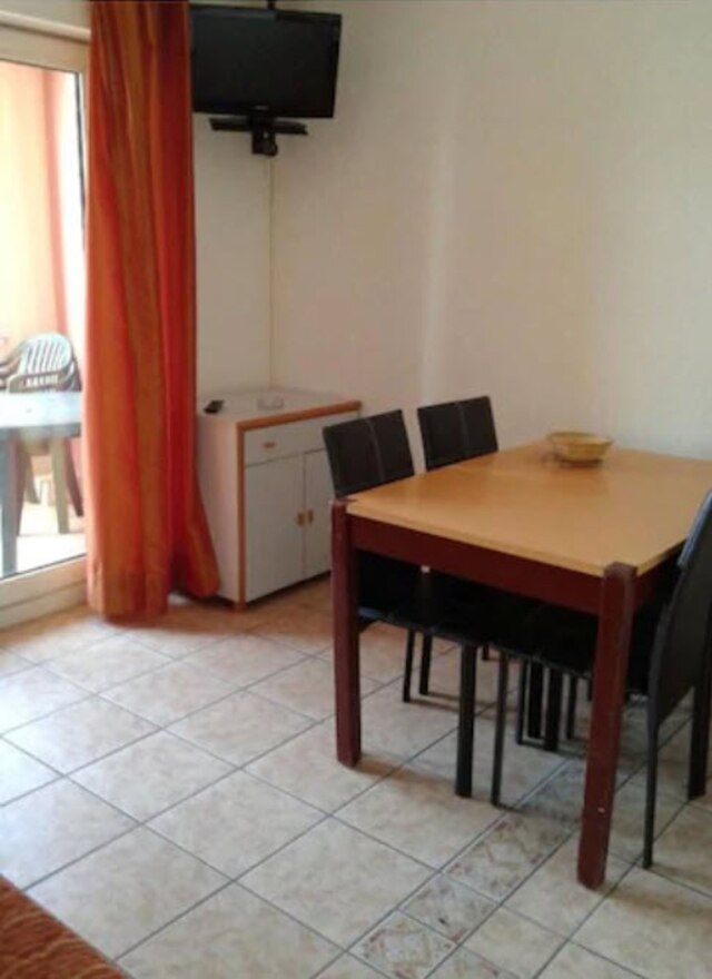 レジデンス メール & ゴルフ