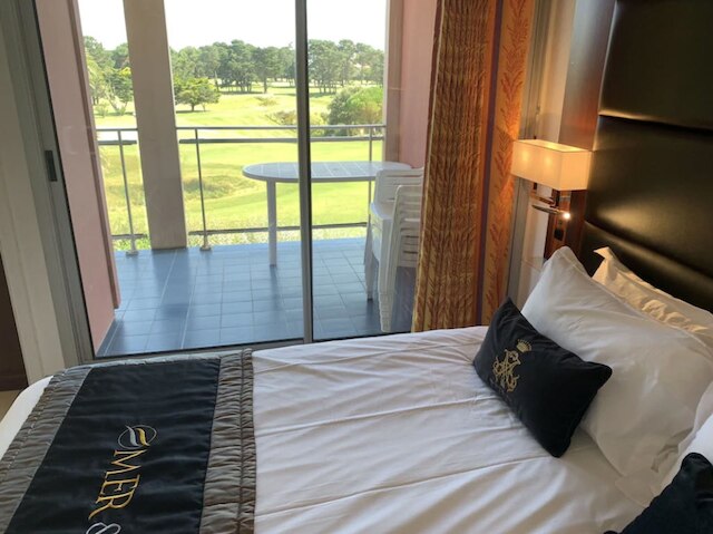 レジデンス メール & ゴルフ