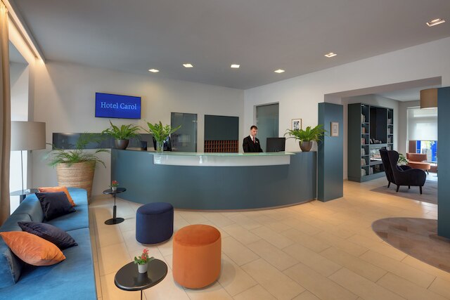 ホテル キャロル