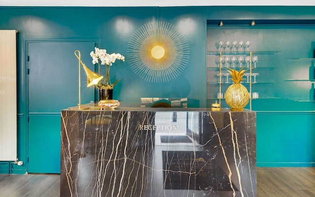 ホテル カーラデズ カンブロンヌ