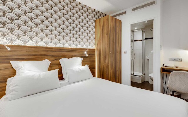 ホテル カーラデズ カンブロンヌ