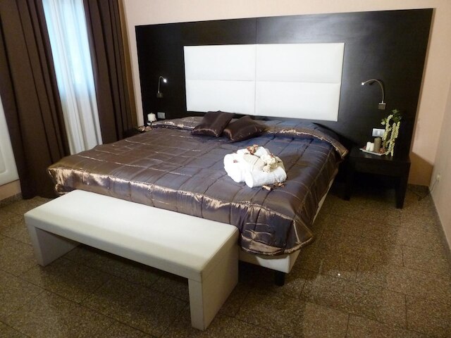 E H スイーツ ローマ エアポート