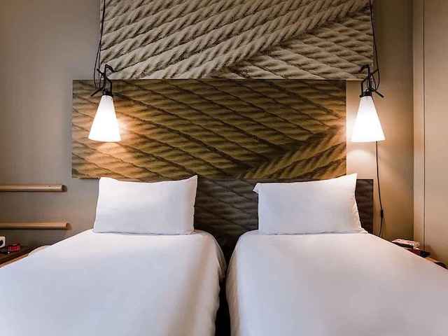 イビス パリ ポルト ドゥ クリシー サントル