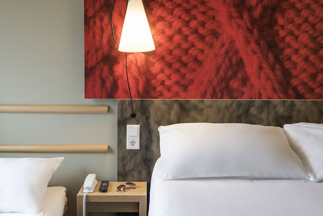 イビス パリ ポルト ドゥ クリシー サントル