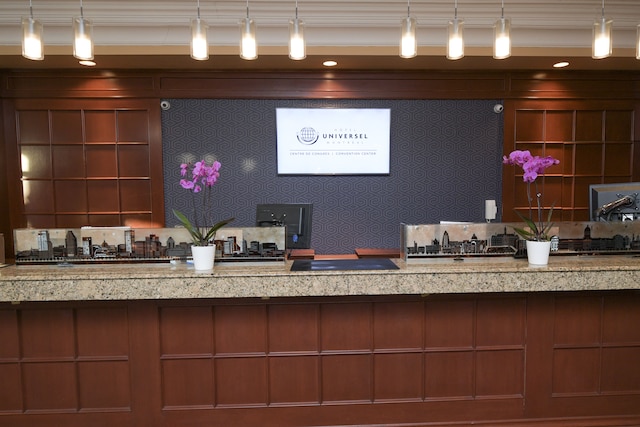 ホテル ユニバーサル モントリオール