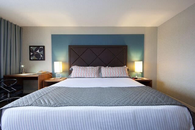 ホテル ユニバーサル モントリオール