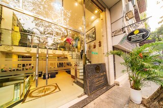 ゴールデン アムール ホテル