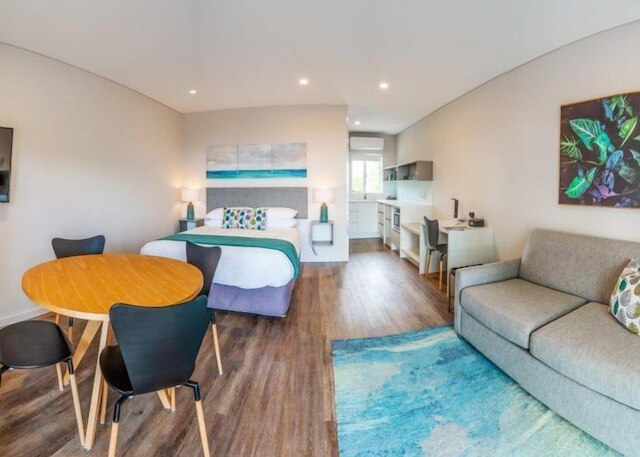 クラウズ モントビル