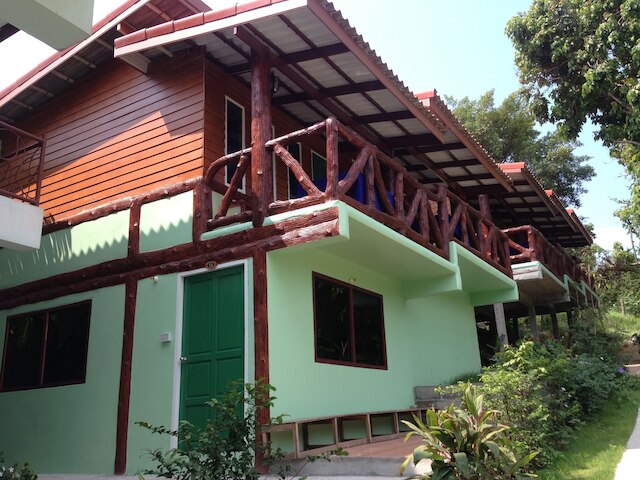 パラダイス バンガローズ