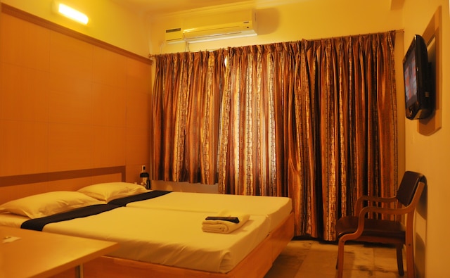 ナヤガラ ホテル