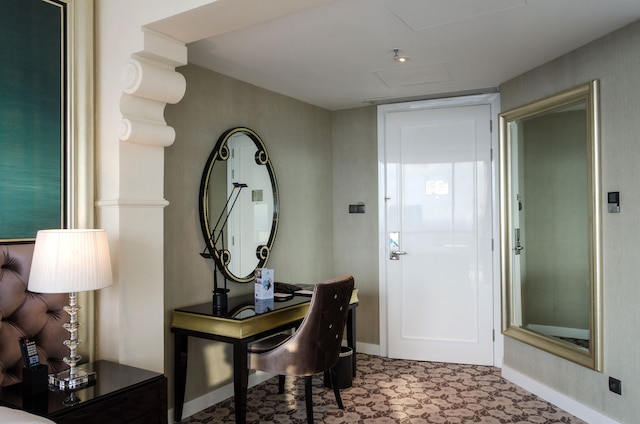 ホテル  シプトラ ワールド スラバヤ マネージド 、イ スイスベルホテル インターナショナル