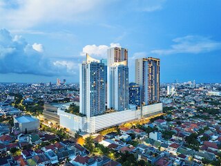 ホテル  シプトラ ワールド スラバヤ マネージド 、イ スイスベルホテル インターナショナル