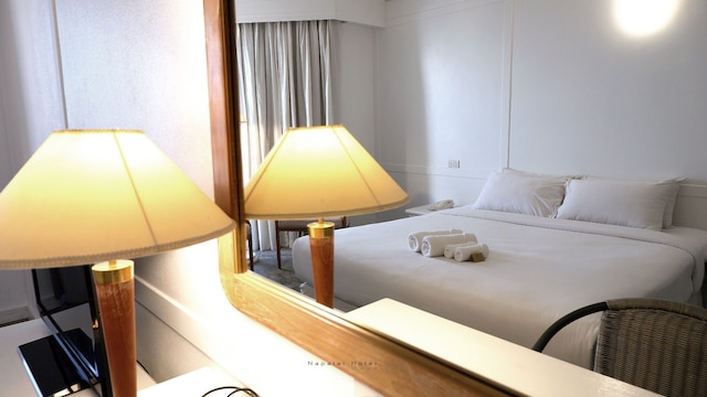 ナパライ ホテル