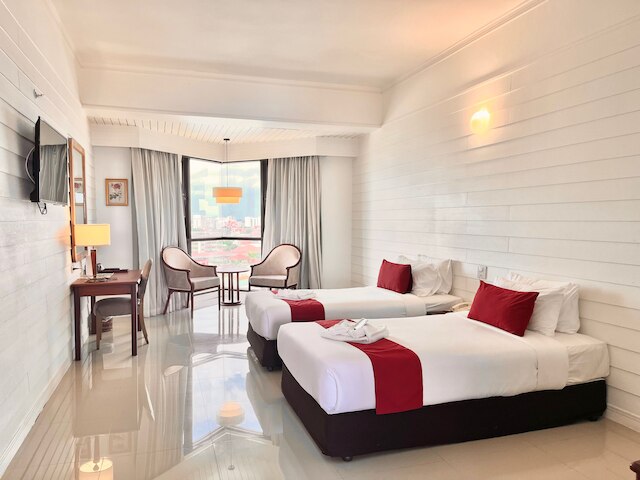 ナパライ ホテル