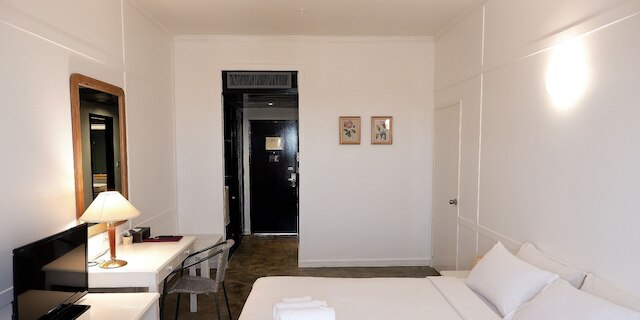 ナパライ ホテル