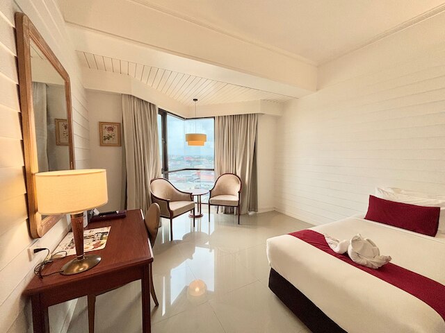 ナパライ ホテル