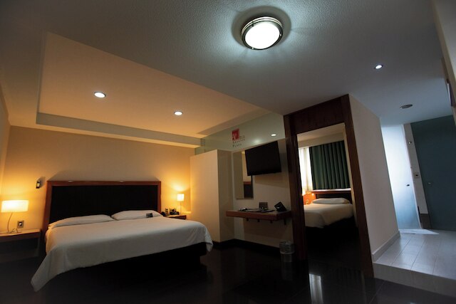 ホテル アパストス プラザ