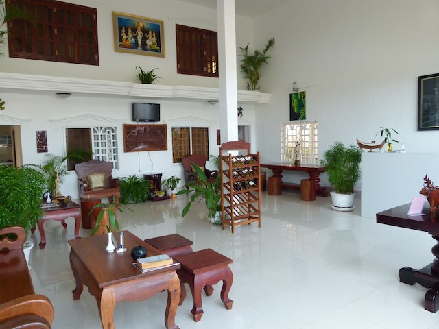 オーバーフロー ゲストハウス