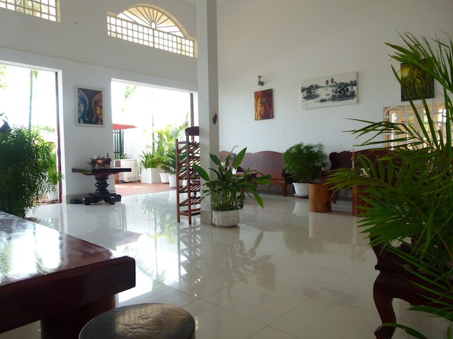 オーバーフロー ゲストハウス