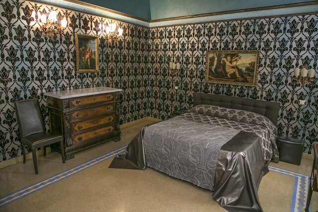 アンティカ ディモラ デ マイカリス