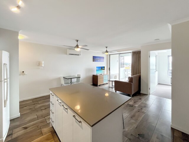 ダイレクト・コレクティブ - パビリオンとガバナー・オン・ブルックス