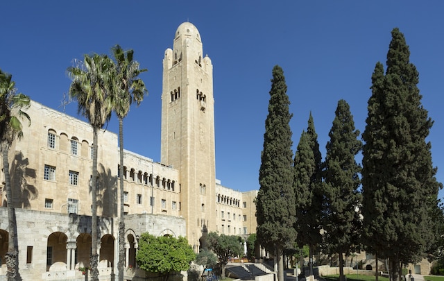 YMCA スリー アーチズ ホテル