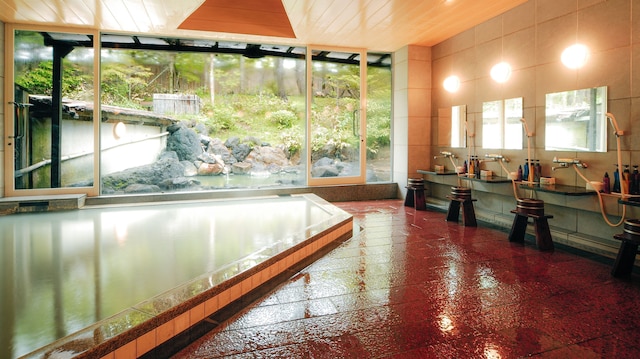 奥日光小西ホテル