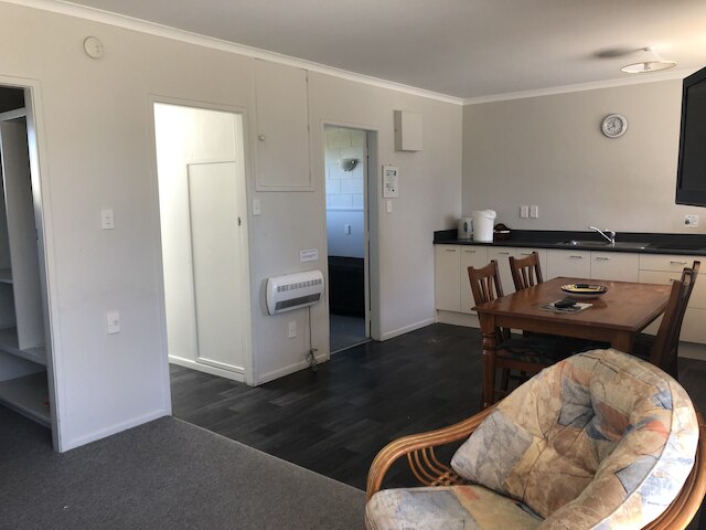 アデルフィ モーテル