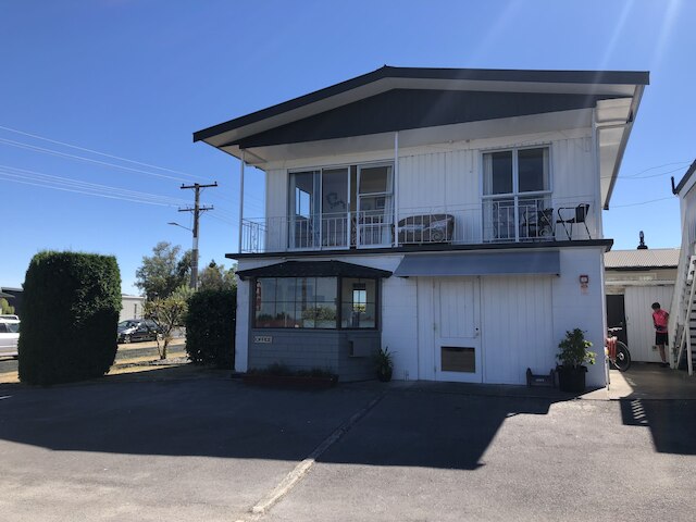 アデルフィ モーテル