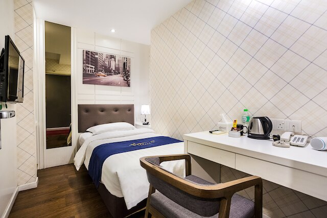 マンハッタン ビジネス ホテルダマンサラ ペルダナ