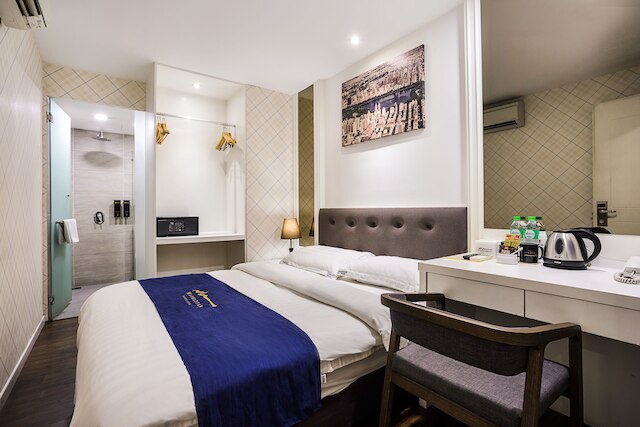 マンハッタン ビジネス ホテルダマンサラ ペルダナ