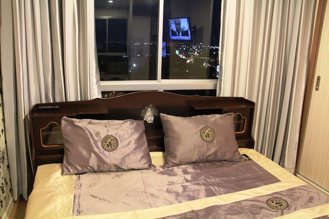 ルンピニ ヴィル ナクルア グッド ラック