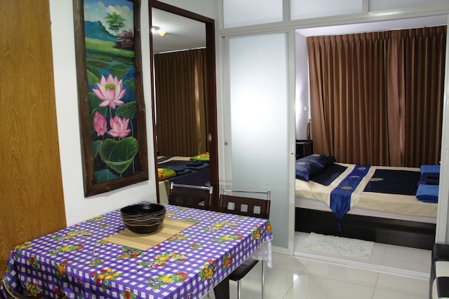 ネオ コンド ジョムテン バイ グッド ラック