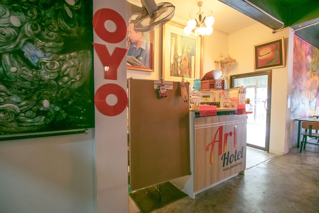 OYO 568 アート ホテル ホア ランポーン - ホステル