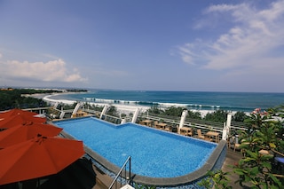 クタベックス ビーチ フロント ホテル