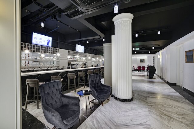 ホワイト モナーク ホテル