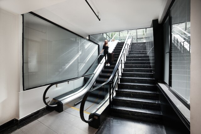 ホワイト モナーク ホテル