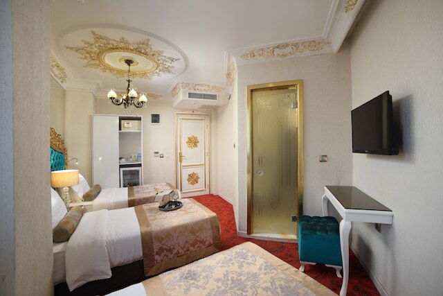 ホワイト モナーク ホテル