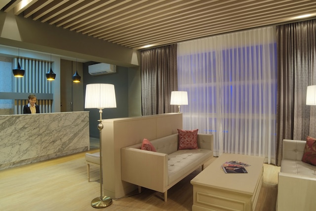 ザ ラヤ スラウォン バンコク