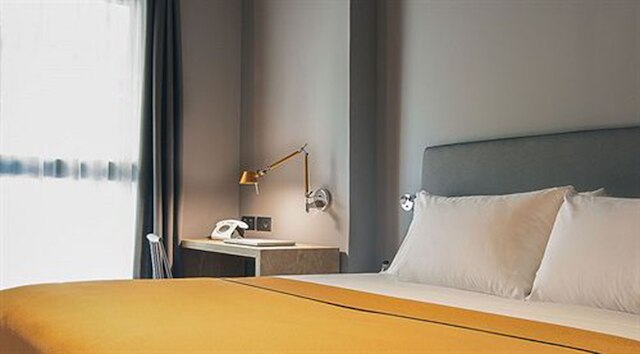 アーバン トラファルガー ホテル