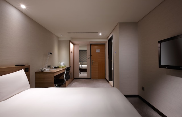 ロイヤル イン 台北南西 (老爺会館台北南西)