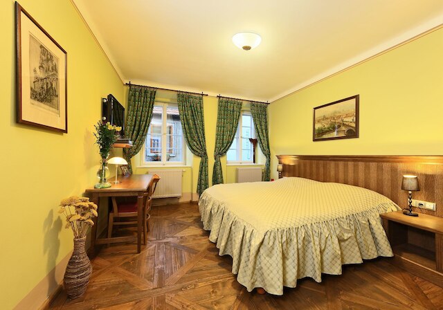 ディパンダンス エドワード ケリー