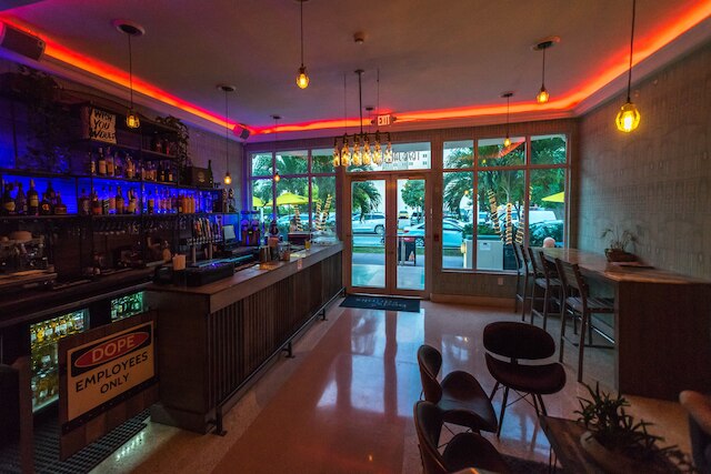 ベッズ アンド ドリンクズ ホステル